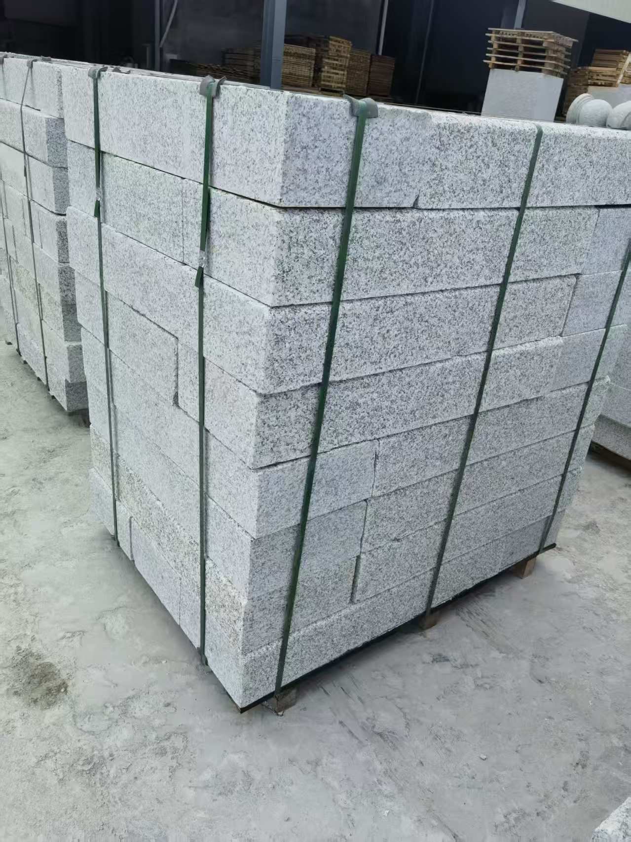 榆林 芙蓉白火烧两面路沿石